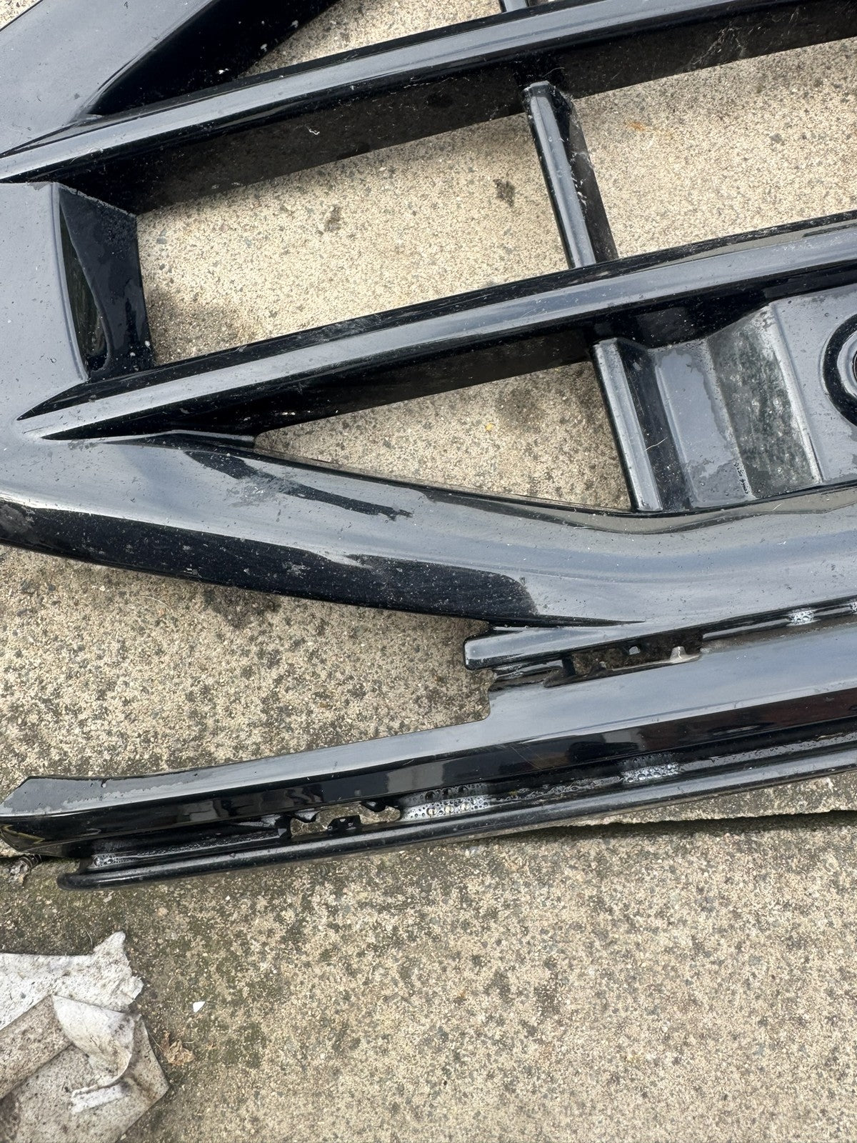 Grille de Pare-chocs Avant Gauche VW Touareg CR Facelift 2023-2026 Noir Brillant 760853665K