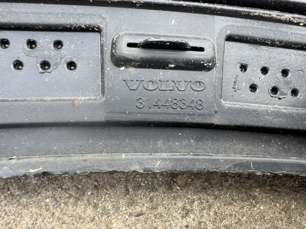 Volvo XC40 Recharge C40 Electric Front Left Wheel Arch Trim 31448348