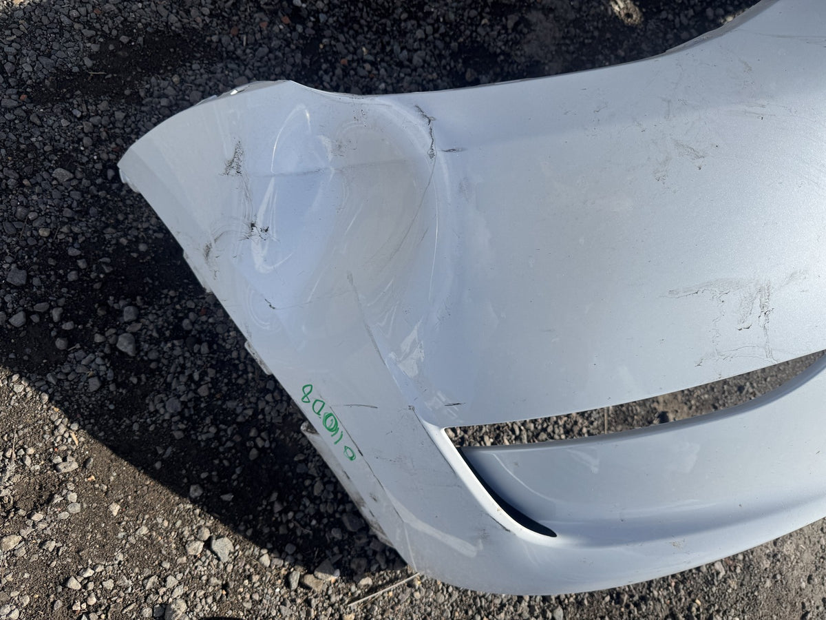 Tesla Model Y 2021-2024 Paraurti Anteriore 1540100-06-E Bianco Ammaccato Da Ricostruire o Per Ricambi