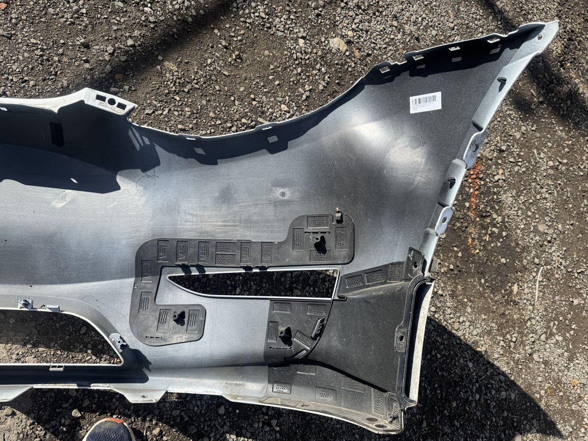 Tesla Model Y 2021-2024 Paraurti Anteriore 1540100-06-E Bianco Ammaccato Da Ricostruire o Per Ricambi