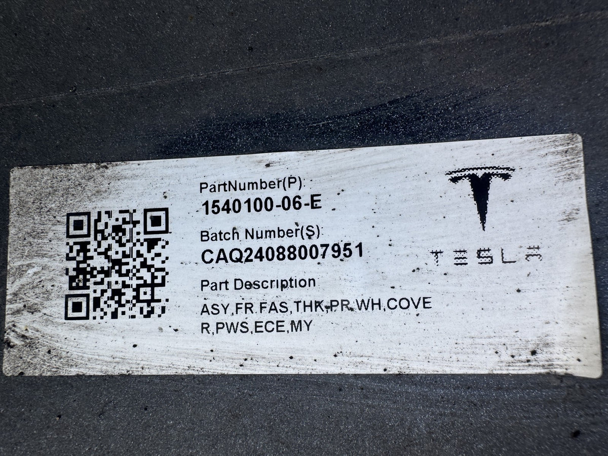 Tesla Model Y 2021-2024 Paraurti Anteriore 1540100-06-E Bianco Ammaccato Da Ricostruire o Per Ricambi