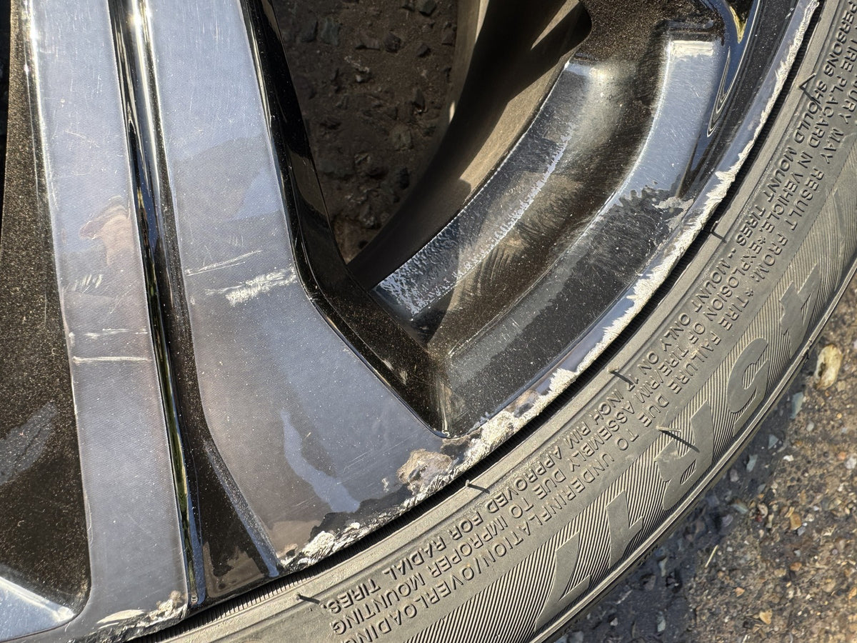 Honda Civic Mk10 17 Alloy Wheel 42700-TGN-G91 Needs Refurb + 235/45 R17 Tyre