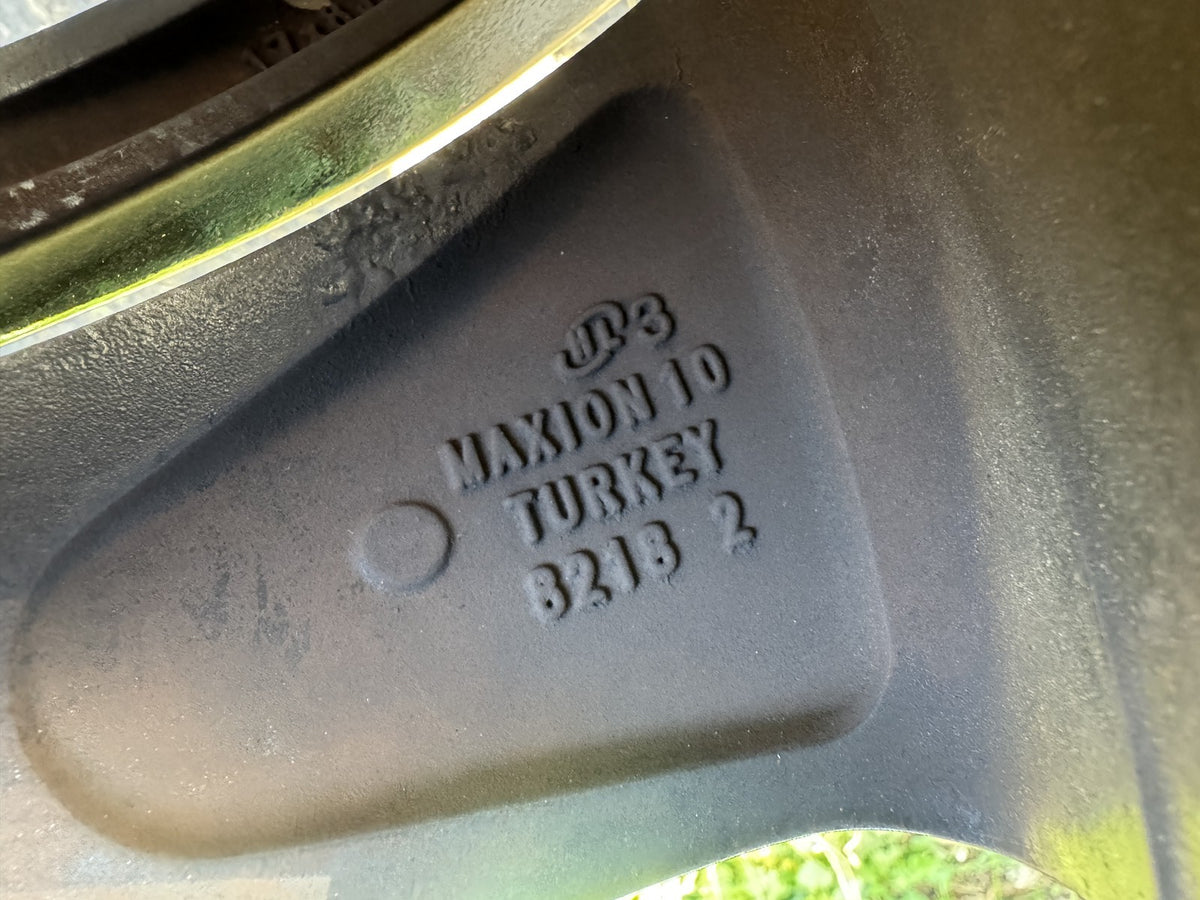 Honda Civic Mk10 17 Alloy Wheel 42700-TGN-G91 Needs Refurb + 235/45 R17 Tyre