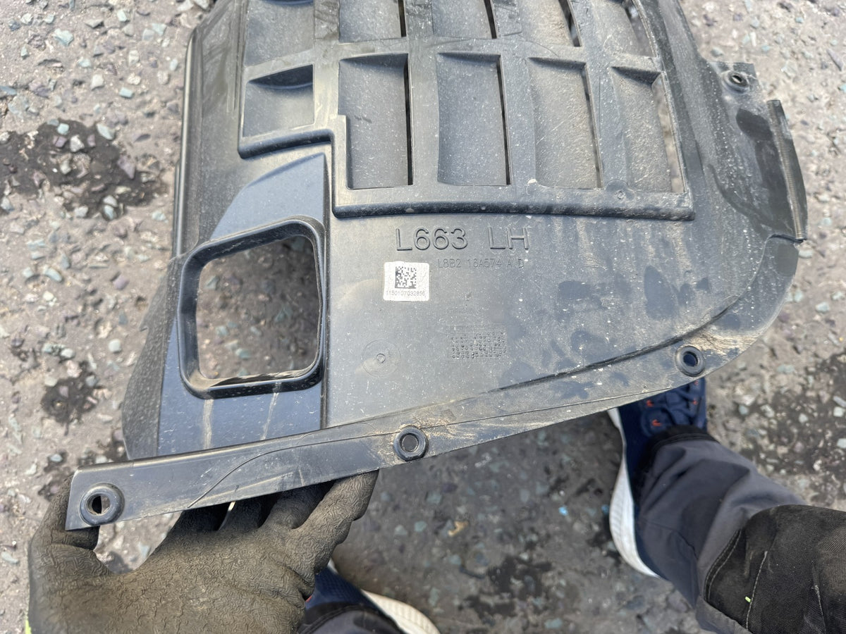 Land Rover Defender L663 Εμπρός Λασπωτήρας Εμπρός Τμήμα Αριστερό L8B2-16A574-AD