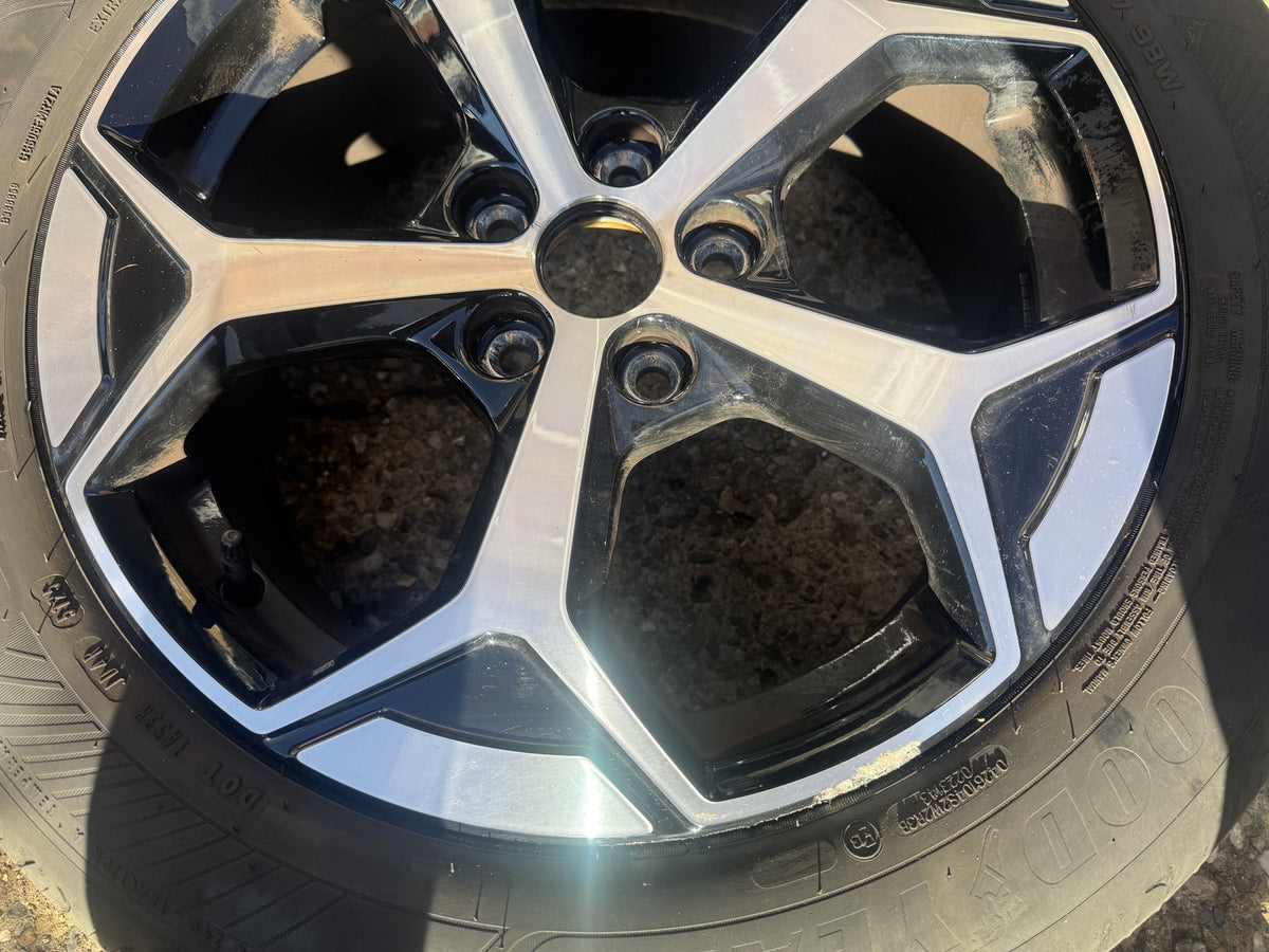 ล้อแม็ก Ford Puma 17 R1TC-1007-A1A 7J ET47.5 + ยาง Goodyear 215/55 R17 5.75mm