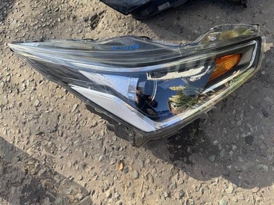 Toyota Aygo Mk2 Facelift (2018-2022) Faro Derecho 99226-81017 Repuestos Reparación