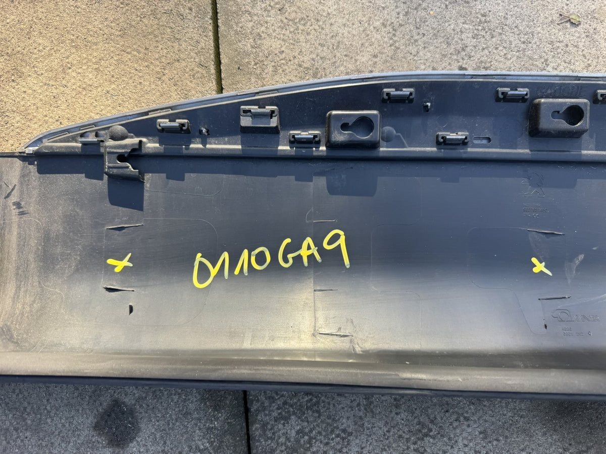 Peugeot 2008 Mk2 Rear Door Lower Moulding Left 9837637480 Spares or Repair