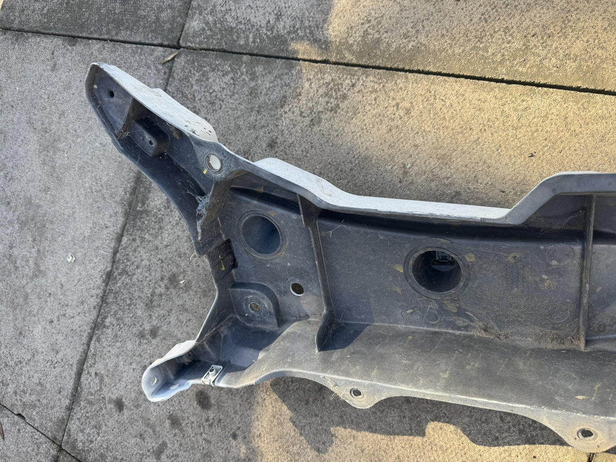 Volvo XC90 Mk2 2016-2024 Front Wing Fender Bumper Bracket Right 31391778