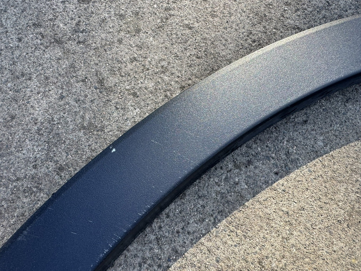 Tesla Model Y Εμπρός Διακοσμητικό Θόλου Τροχού Φρύδι Φτερού Δεξί 1683860-00-A