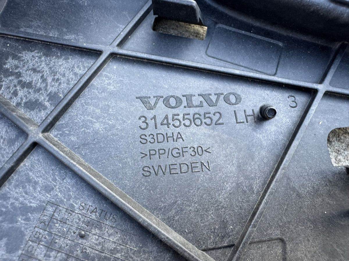 Volvo V60 S60 2019-2024 ขายึดกันชนหน้า Left แท้ 31455652