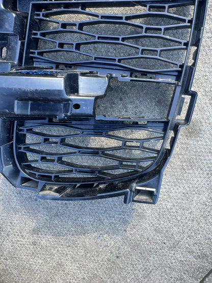 Range Rover Sport L461 2022-2026 priekinio buferio išorinės grotelės kairiosios N9X2-17K947-A