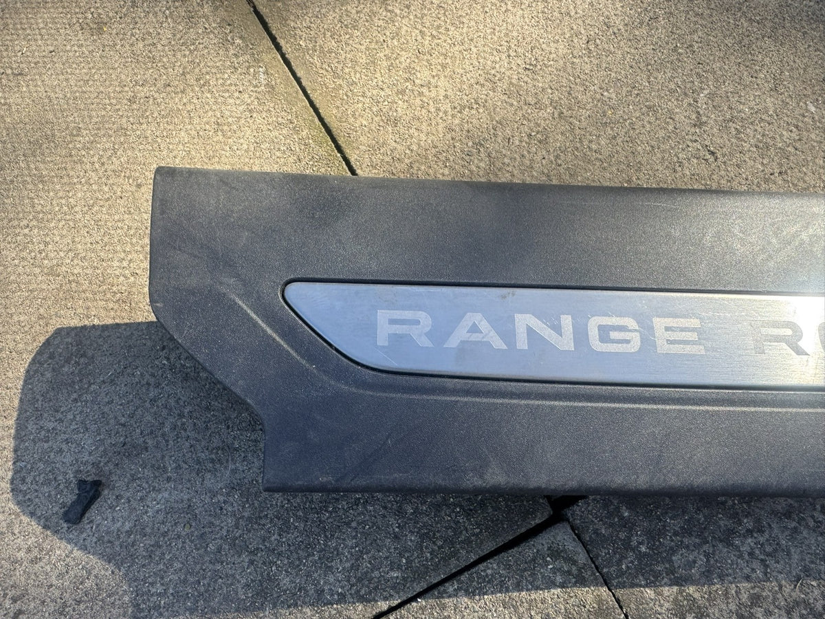 Range Rover Velar L560 Front Sill Tread Scuff Plate Right J8A2-13200-AA Metal