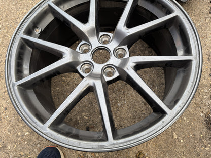 Tesla Model 3 18 Cerchio In Lega Aero 8.5J ET40 1044261-00-A Crepato Da Ricostruire o Per Ricambi
