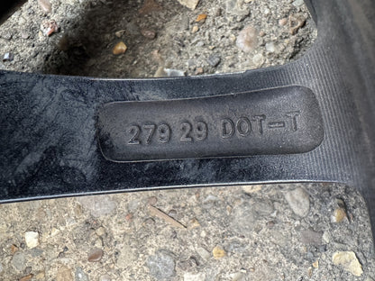 Tesla Model 3 18 Cerchio In Lega Aero 8.5J ET40 1044261-00-A Crepato Da Ricostruire o Per Ricambi