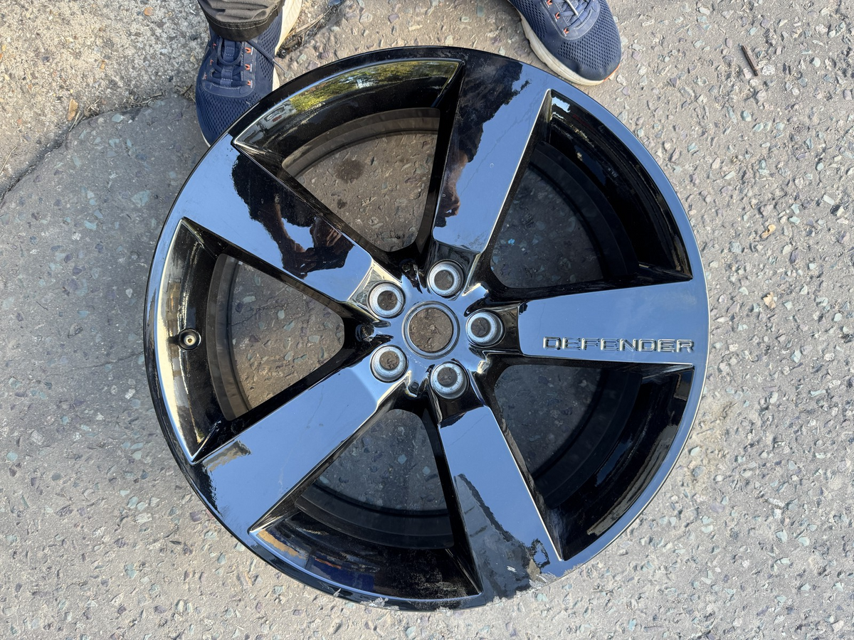 2025 Land Rover Defender L663 22 Style 5098 Black Alloy Wheel L8BM1007AD Kerbed