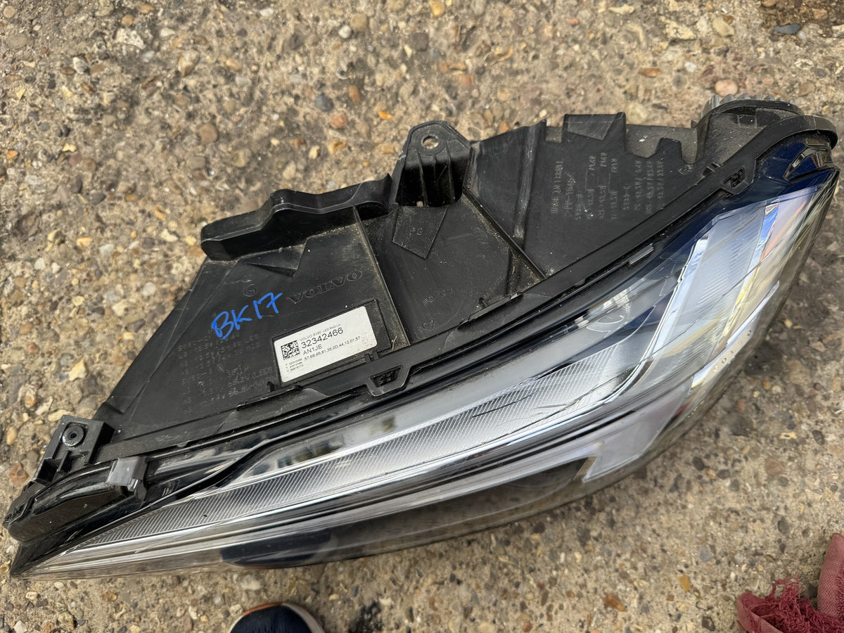Volvo S90 V90 2020-2025 Links Voll-LED Active Scheinwerfer 32342466 Scheibe gerissen