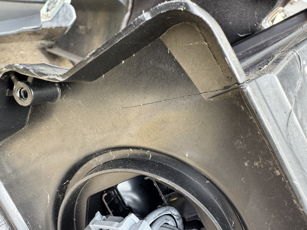 Volvo S90 V90 2020-2025 Links Voll-LED Active Scheinwerfer 32342466 Scheibe gerissen
