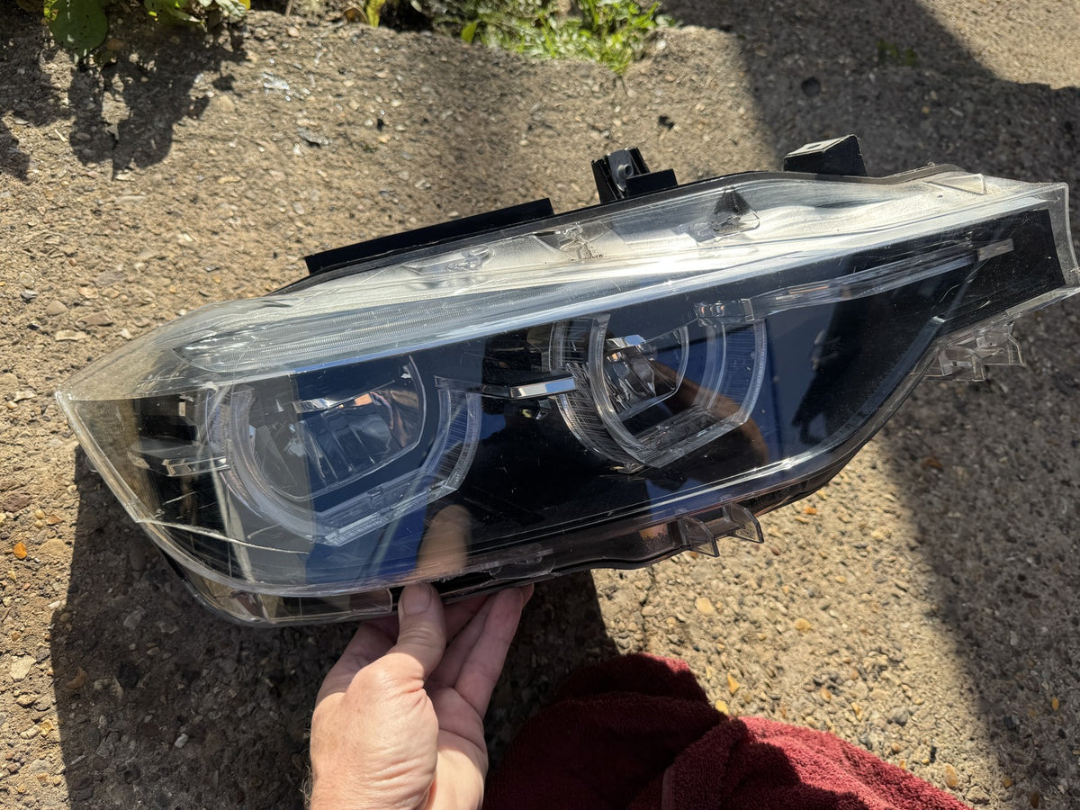 BMW 3 Serie F30 F31 LCI 2015-2019 Rechter LED Koplamp 7492612-01 Gebarsten glas