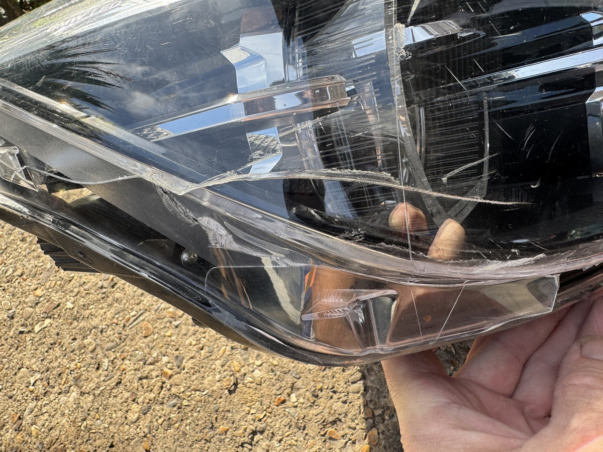 BMW 3 Serie F30 F31 LCI 2015-2019 Rechter LED Koplamp 7492612-01 Gebarsten glas