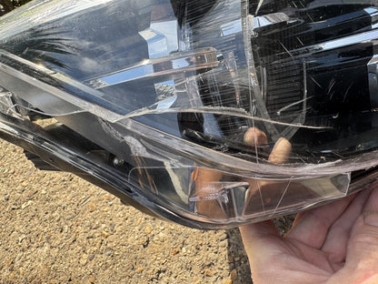 BMW 3 Serie F30 F31 LCI 2015-2019 Rechter LED Koplamp 7492612-01 Gebarsten glas