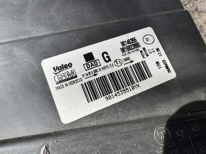 Vauxhall Combo 2018-2023 Faro Izquierdo Halógeno 9816823880 Carcasa y Patillas Rotas