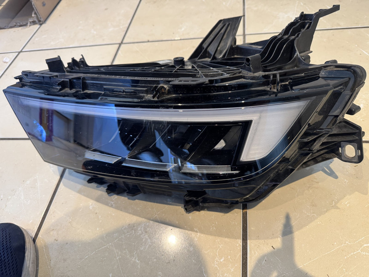 Vauxhall Astra L 2022-2025 Scheinwerfer LED Links 9858777480 Halterungen gebrochen Zerkratzt