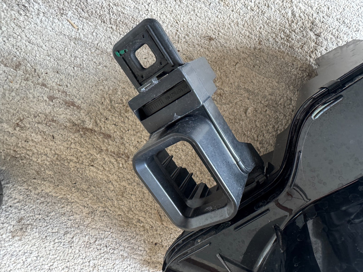 Γνήσιο Φανάρι LED Δεξί 2024-2026 για Ford Capri EV R2KB-13E014-BD Όλες οι Βάσεις σε Καλή Κατάσταση