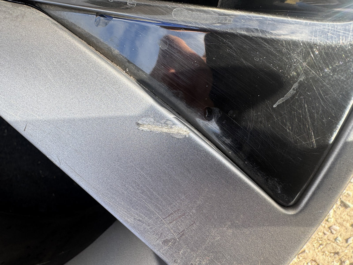 Jaguar F-Pace X761 22in 9J Helix Alloy Wheel Scratched MK8M-1007-LA T4A39347