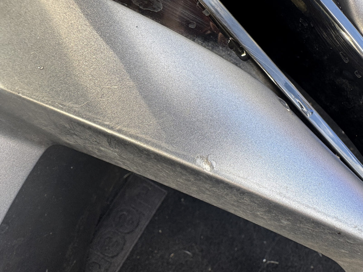 Jaguar F-Pace X761 22in 9J Helix Alloy Wheel Scratched MK8M-1007-LA T4A39347