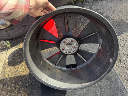 Jaguar F-Pace X761 22in 9J Helix Alloy Wheel Scratched MK8M-1007-LA T4A39347