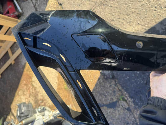 BMW 5 Series G60 G61 M Sport mulai 2023 Penutup Lubang Tunda Bumper Depan 51118085215