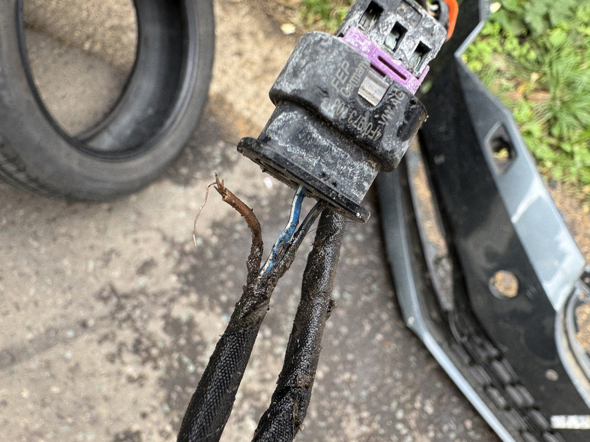 Skoda Superb 3V 2019-2023 Front Bumper PDC Fog Lamp Wiring Loom for 3V0807221M