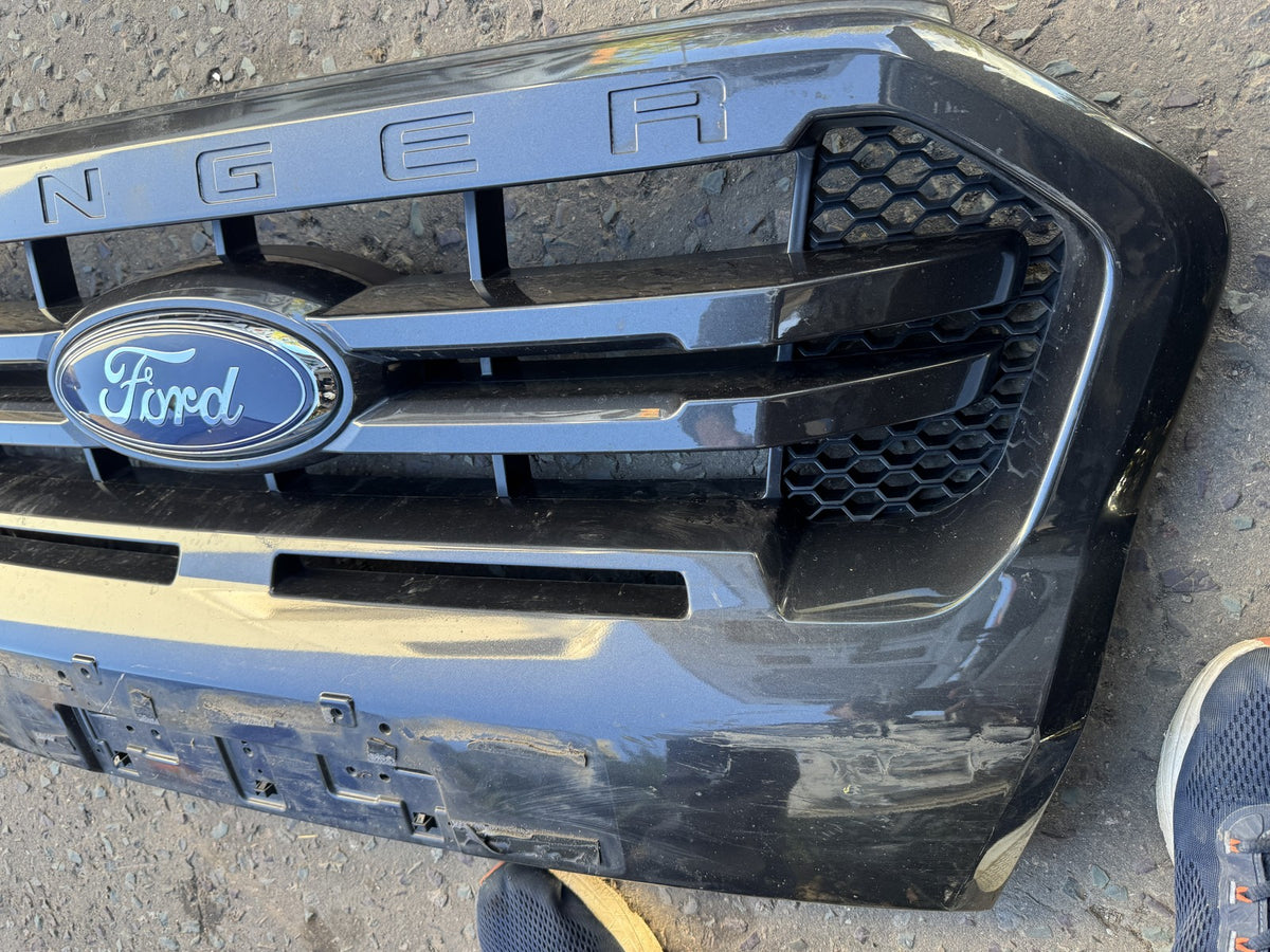 Ford Ranger 2019-2023 Wildtrak Front Grille JB3B-8350-B Scratched Needs Repair