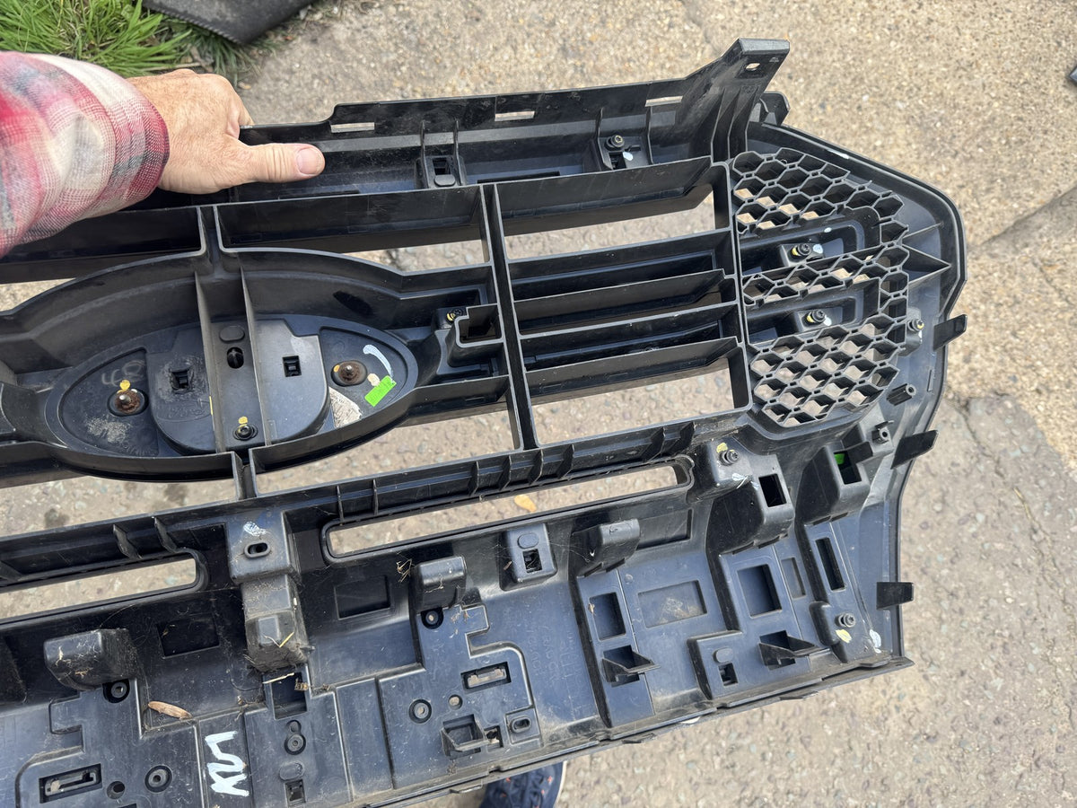 Ford Ranger 2019-2023 Wildtrak Front Grille JB3B-8350-B Scratched Needs Repair