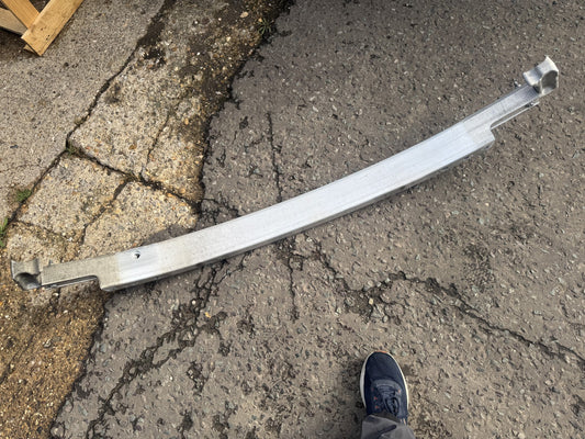 Tesla Model Y Frontstoßstangen-Verstärkung Aufprallträger 1487601-00-E 2021-2025