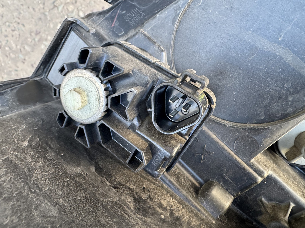 Ford Ranger 2019-2023 Left Headlight Halogen JB3B-13E015 UK Spec Genuine