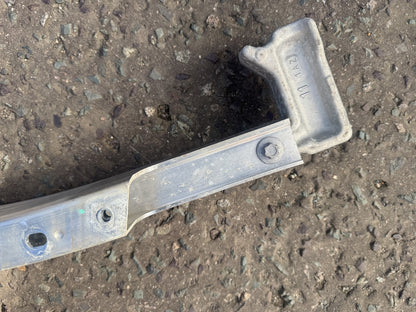 Tesla Model Y Frontstoßstangen-Verstärkung Aufprallträger 1487601-00-E 2021-2025