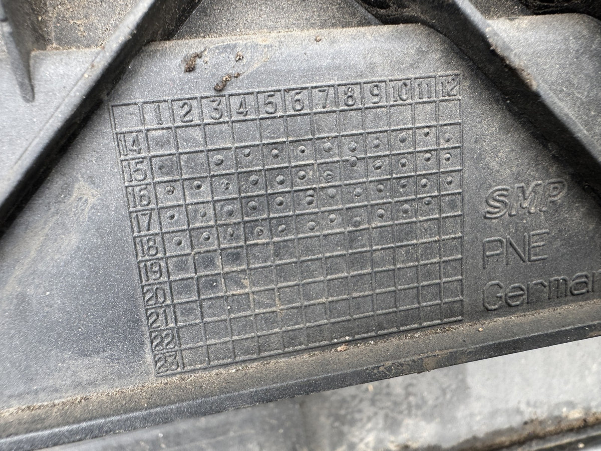 Audi A4 S4 B9 S Line Saloon กันชนหลัง PDC 8W5807511J 2016-2019 มีรอยขีดข่วน