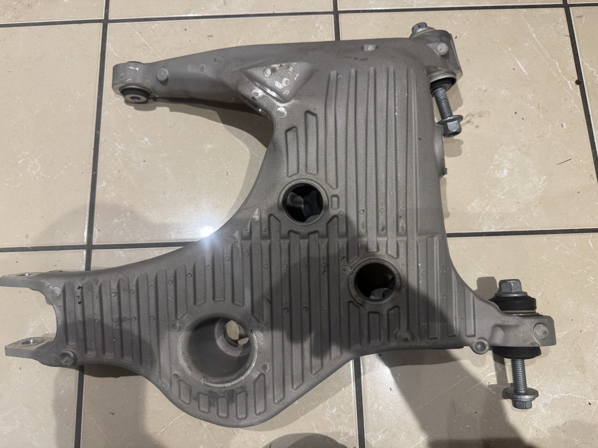 2026 Discovery 5 L462 Rear Lower Suspension Arm Right 603123463 LPLA-5B530-AG