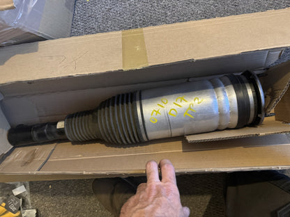 2026 Discovery 5 L462 Front Air Strut Shock Right LR142074 MY42-3C285-AB