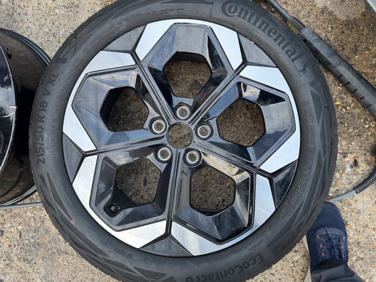Ford Puma 18 Alloy Wheel R1TC-1007-E1A 7J Continental 215/50 R18 Tyre Scratched