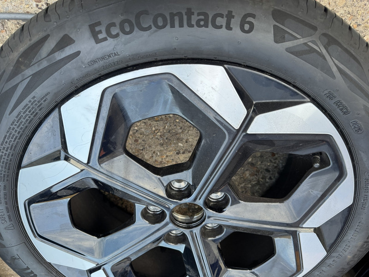 Ford Puma 18 Alloy Wheel R1TC-1007-E1A 7J Continental 215/50 R18 Tyre Scratched