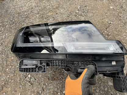Range Rover L460 2022-2026 Right Pixel LED Headlight M8E2-13W029-DN Damaged