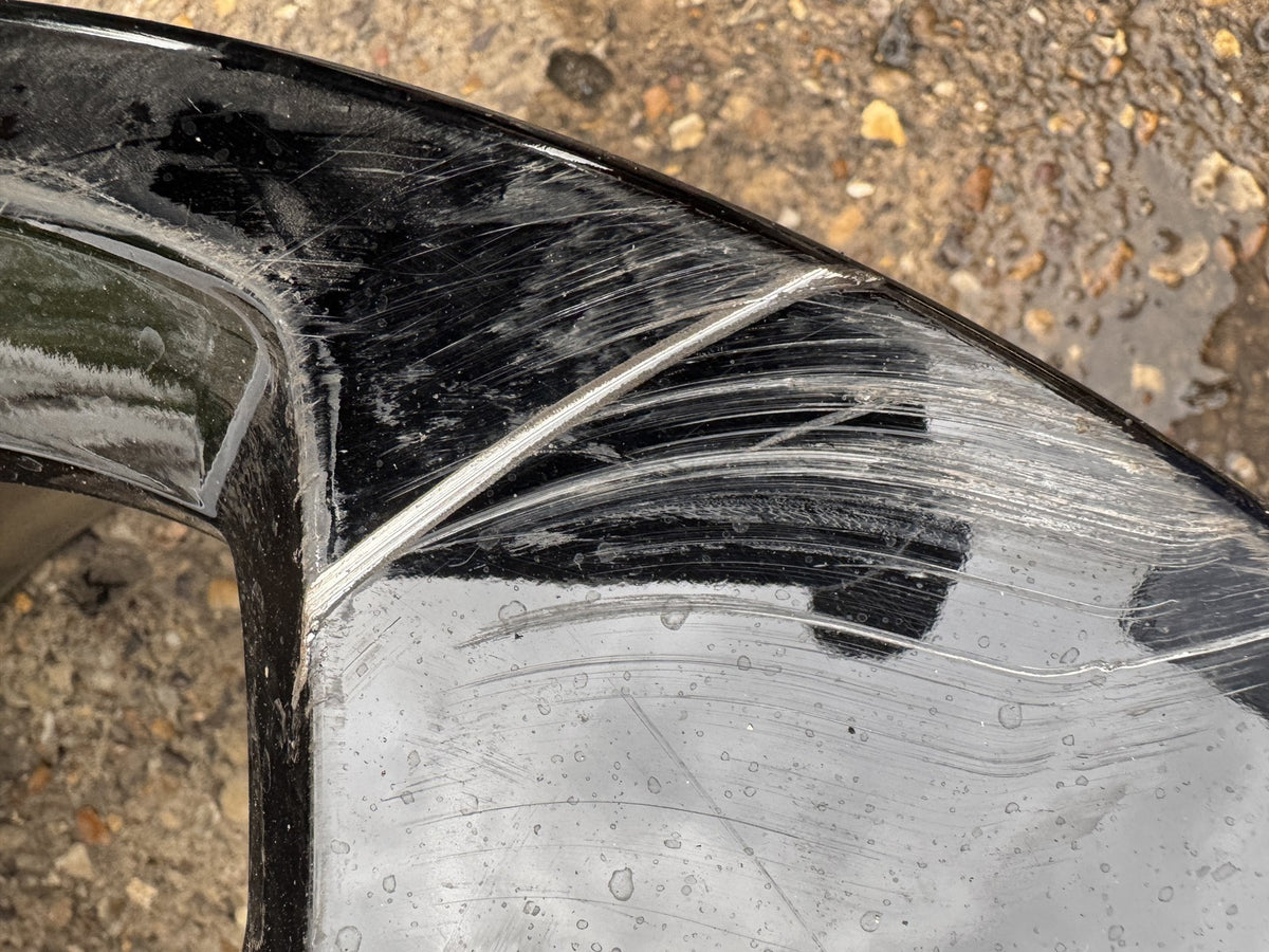 Land Rover Defender L663 20 6011 Gloss Black Alloy Wheel L8B2-1007-FA Scratched