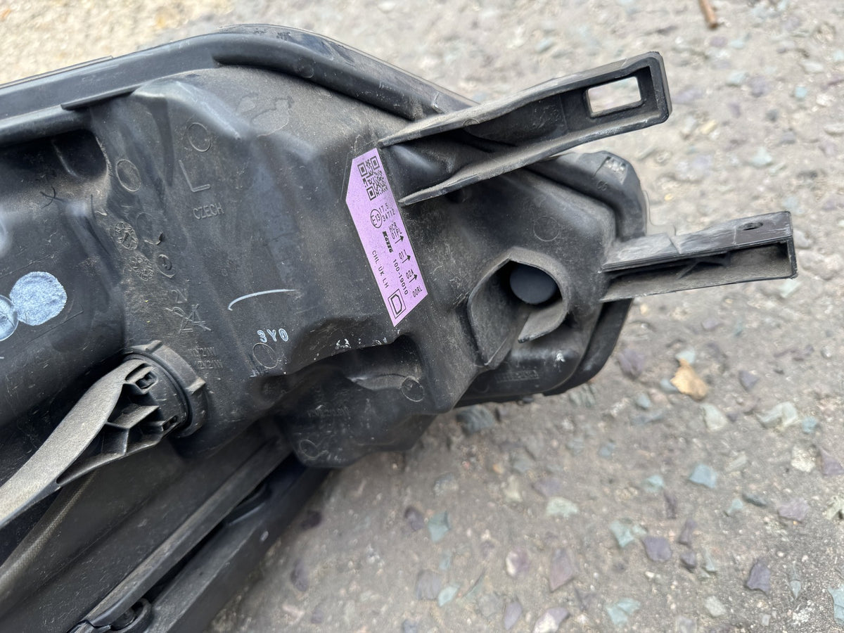 Nissan Qashqai J11 2017-2021 Left Halogen Headlight 100-19010 Broken Lug