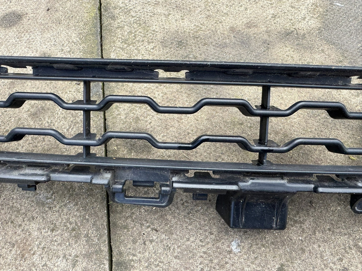 BMW X6 F16 M Sport Front Bumper Upper Centre Grille 51118056520 Genuine