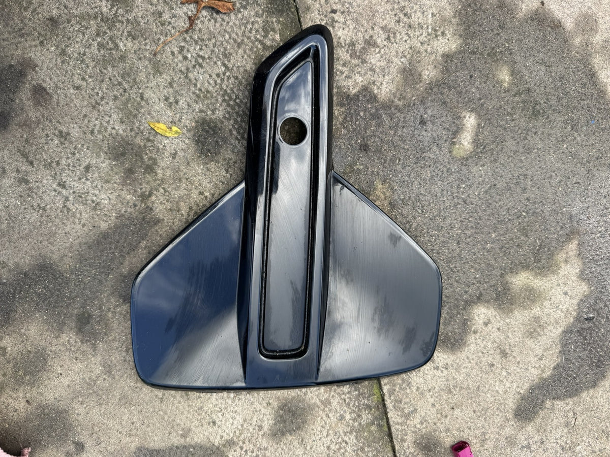 Volvo XC40 C40 EX40 Front Left Fog Lamp Bezel Bumper Trim 32347388