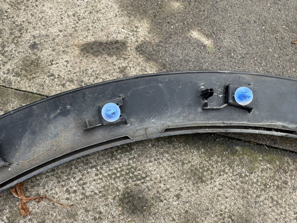 DS 7 Crossback X74 Front Left Wheel Arch Moulding Trim No PDC 9817251377