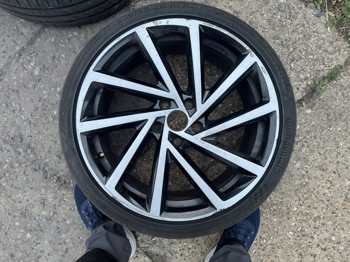 VW Golf R GTI Mk7 19 Инча Spielberg Алуминиева Джанта 5G0601025DB Изкривена + Гума