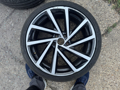 VW Golf R GTI Mk7 19 Инча Spielberg Алуминиева Джанта 5G0601025DB Изкривена + Гума